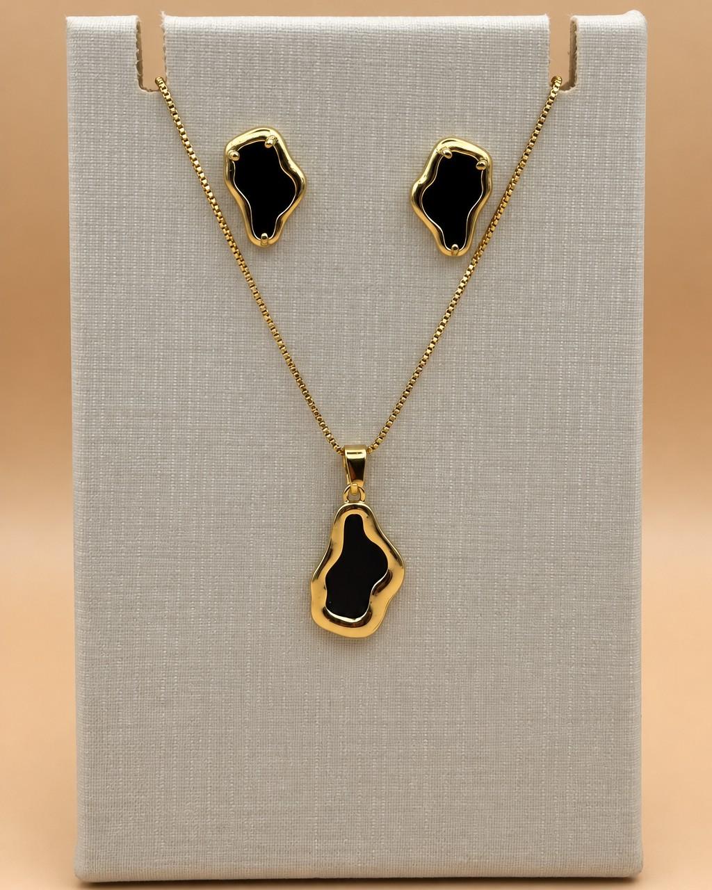 Conjunto Orgânico Preto Banhado a Ouro 18k